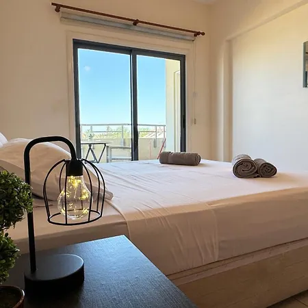 Sundays 2bdr - 1min From Mad Beach * Paralimni